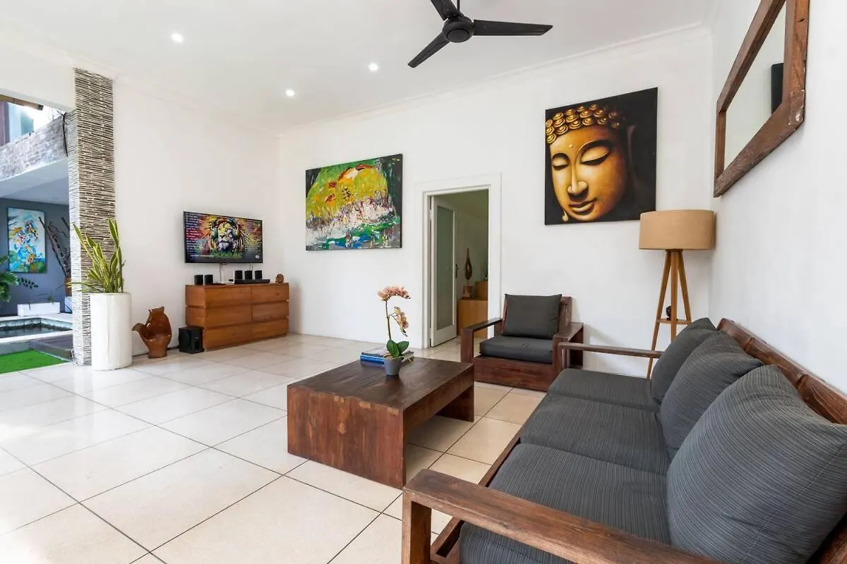 Buddha Beach Villa Seminyak  Σεμινιάκ